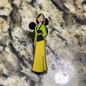 MULAN DISNEY PIN